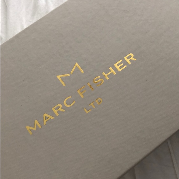 Gorgeous silver Marc Fisher miYARINA sandals 5.5 - Picture 3 of 4